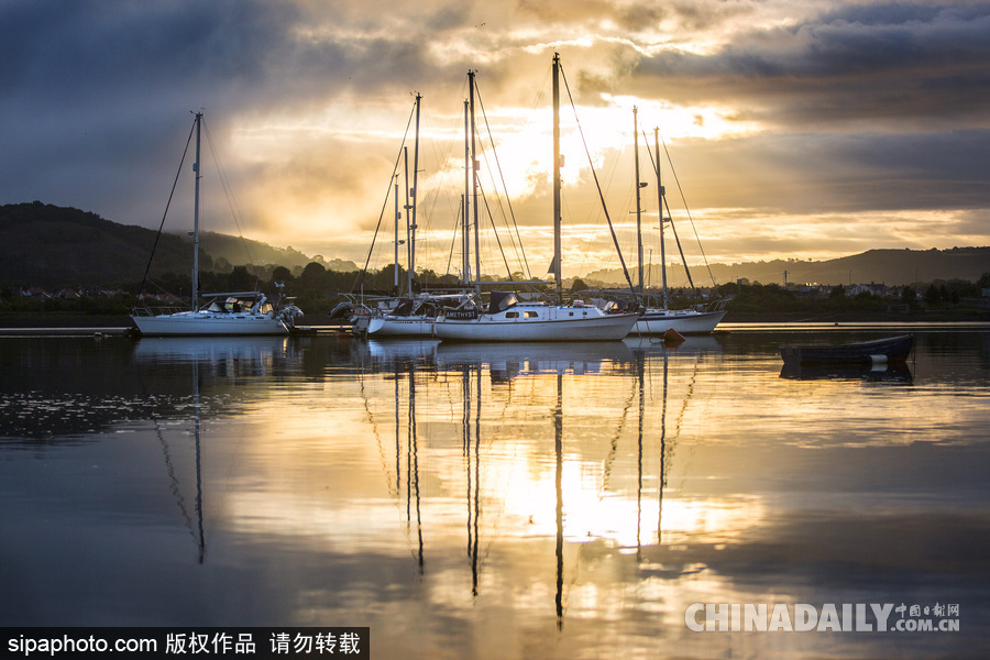 英國康威河日出美景 天光云影的“平行世界”