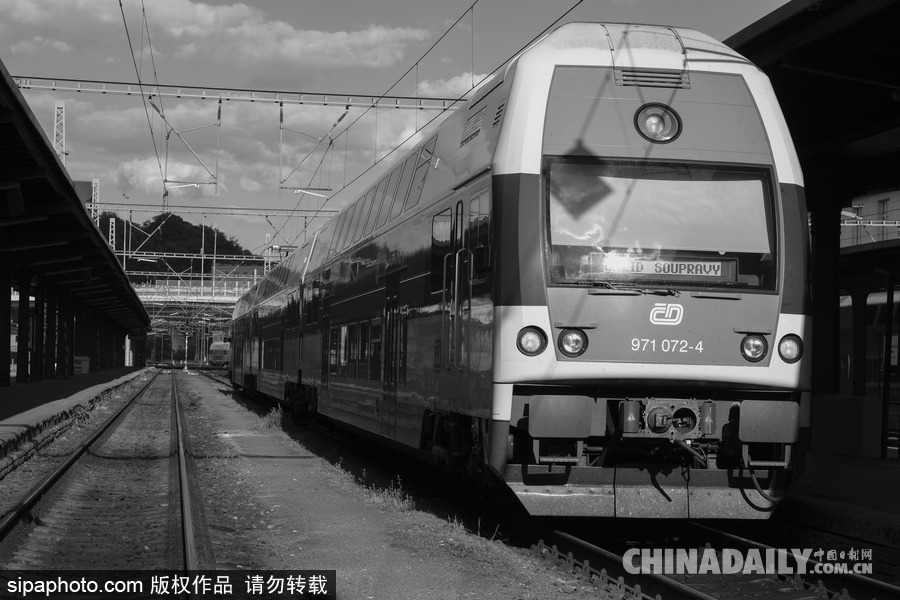 黑白記錄 捷克布拉格蒸汽火車時(shí)代第一座火車站