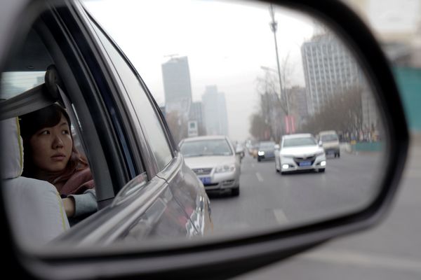 老外在中國：機(jī)場出租車亂像有損北京形象