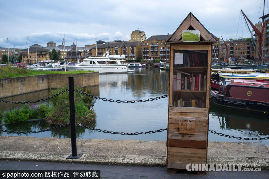 讓知識“流動”起來 英國倫敦街頭現(xiàn)書籍交換小屋