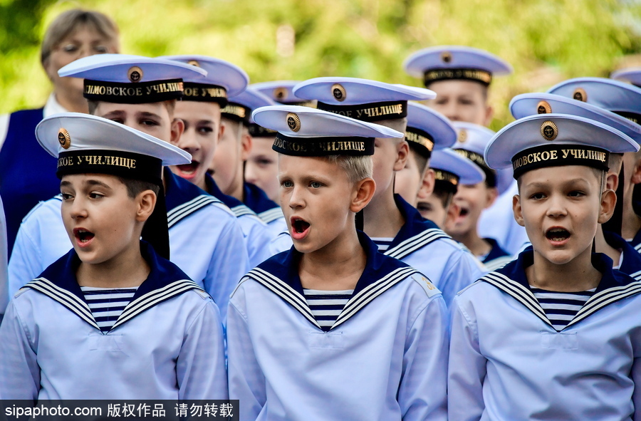 小“海軍”又帥又萌 俄羅斯海軍學(xué)校慶祝“知識(shí)日”