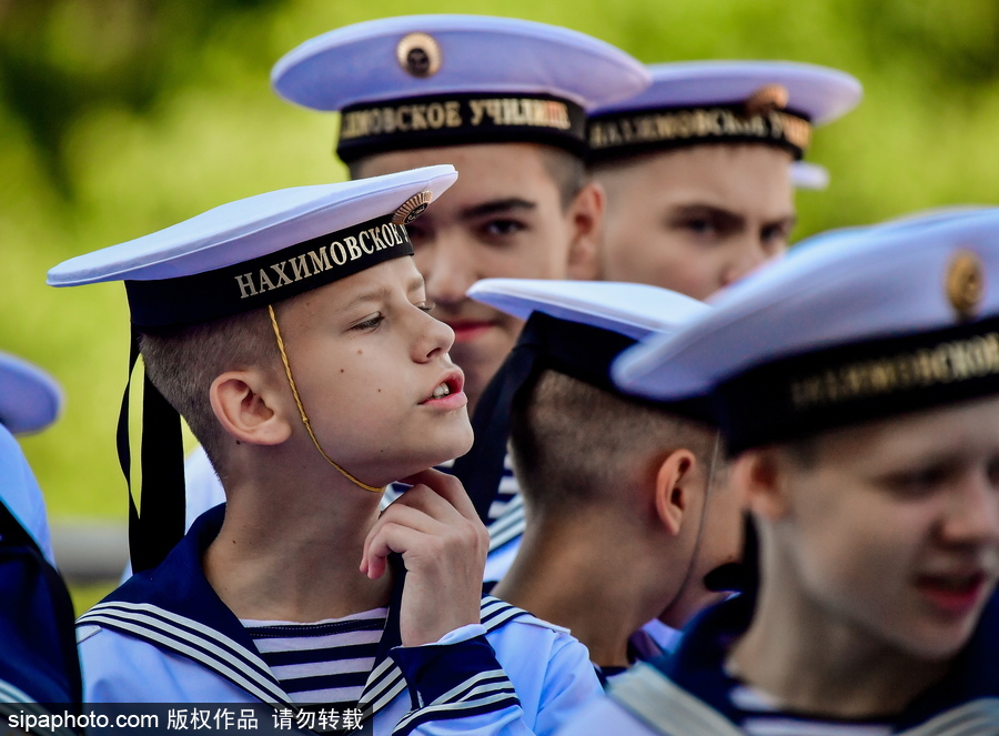 小“海軍”又帥又萌 俄羅斯海軍學(xué)校慶祝“知識(shí)日”