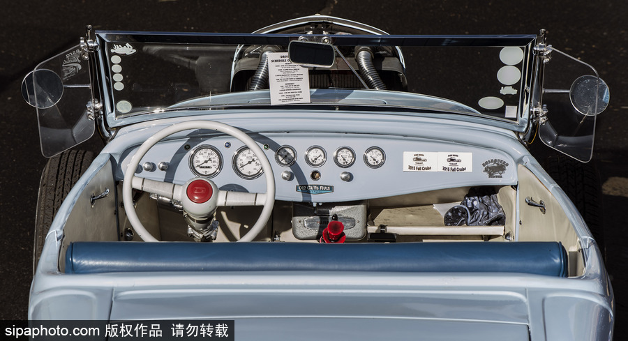 美國(guó)舉行Hot Rod爬坡賽 超炫酷復(fù)古改裝車(chē)齊亮相