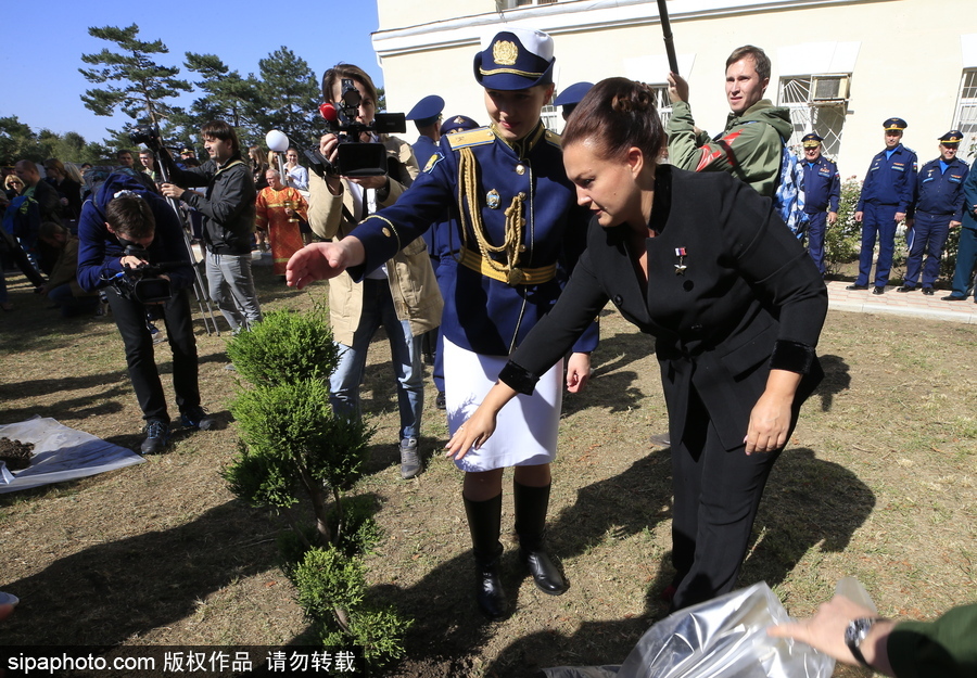 俄羅斯女飛行員宣誓儀式 個(gè)個(gè)顏值不輸空姐