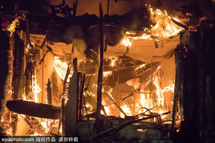 美國多地遭山火侵襲 圣羅莎希爾頓酒店“葬身火海”