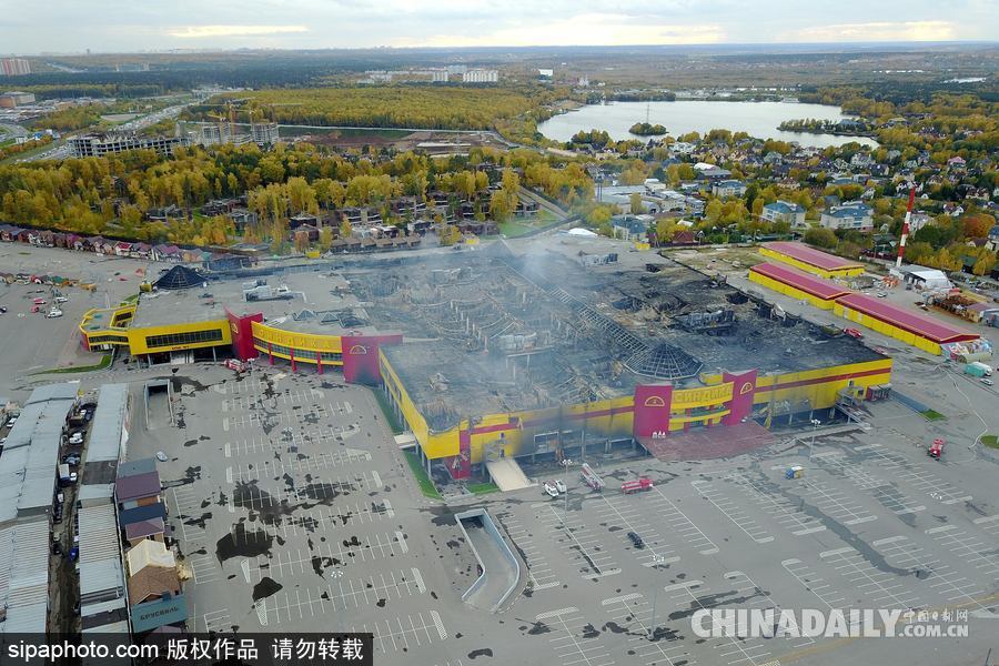 莫斯科購物中心火災(zāi)過后 漆黑一片幾乎被燒成空架