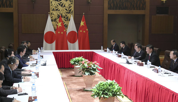 習(xí)近平會(huì)見(jiàn)日本首相安倍晉三