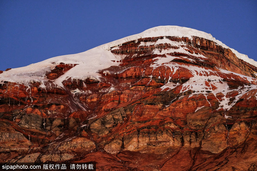 距離地心最遠(yuǎn)的高峰 厄瓜多爾欽博拉索山日暮時(shí)分
