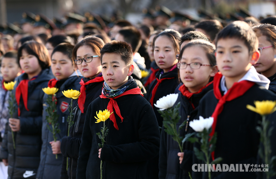 南京大屠殺死難者國(guó)家公祭日暨“丹青映史——侵華日軍南京大屠殺遇難同胞80周年祭藝術(shù)作品特展”
