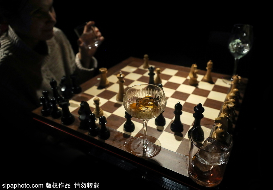 世界國(guó)際象棋俱樂(lè)部莫斯科開(kāi)幕 市民享受悠閑益智運(yùn)動(dòng)