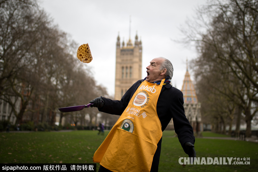 “煎餅俠”？英國舉行趣味煎餅跑