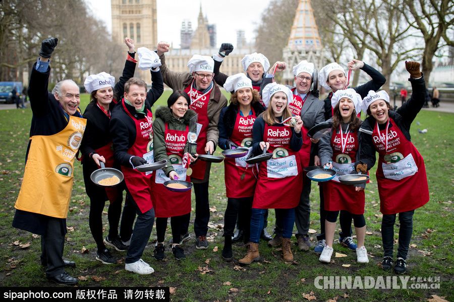 “煎餅俠”？英國舉行趣味煎餅跑