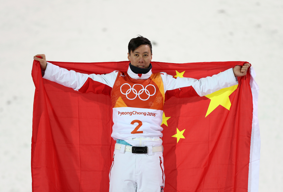 平昌冬奧會(huì)自由式滑雪男子空中技巧決賽舉行 中國選手賈宗洋獲得亞軍