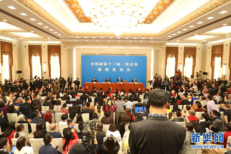 改革開(kāi)放使人民政協(xié)事業(yè)重新煥發(fā)了蓬勃生機(jī)和旺盛活力