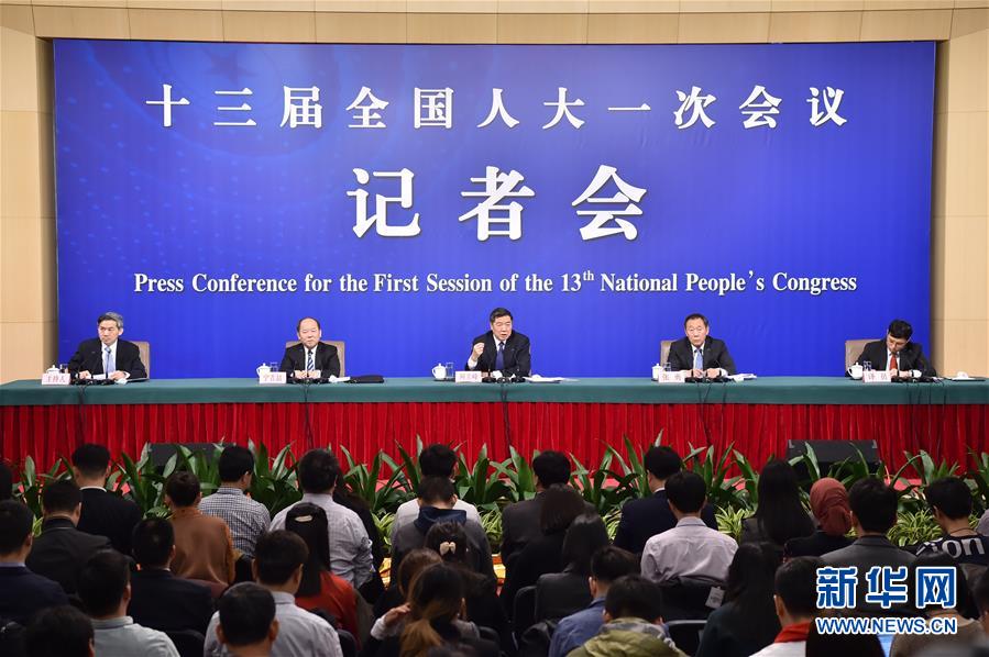 國家發(fā)改委主任何立峰等就“創(chuàng)新和完善宏觀調(diào)控，推動高質(zhì)量發(fā)展”答記者問