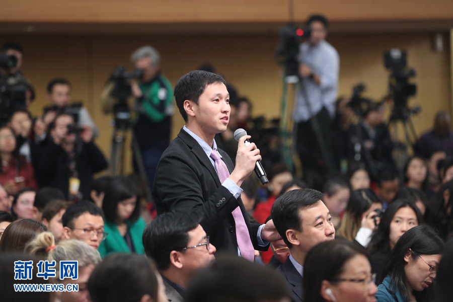 王毅：放眼全球胸懷世界 與各國攜手構(gòu)建人類命運(yùn)共同體