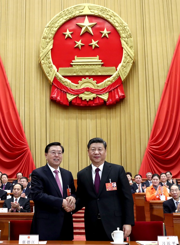 習(xí)近平當(dāng)選國家主席、中央軍委主席