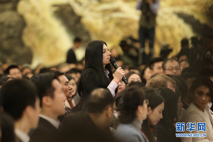 李克強(qiáng)：中俄關(guān)系穩(wěn)定發(fā)展對雙方、對世界都有利