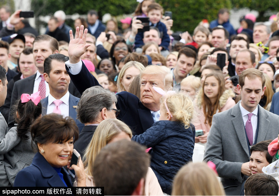 白宮舉行復活節(jié)滾彩蛋活動 “第一家庭”白宮南草坪狂歡