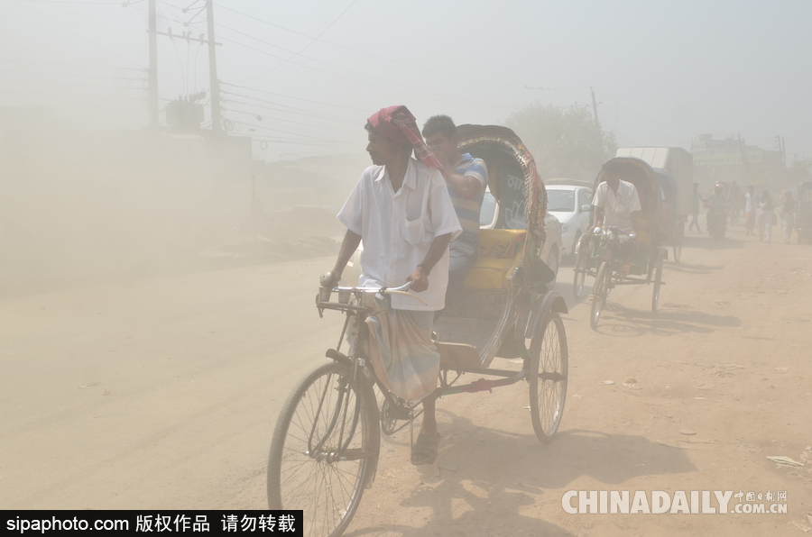 呼吸困難！孟加拉國達(dá)卡街頭塵土飛揚(yáng)粉塵污染嚴(yán)重