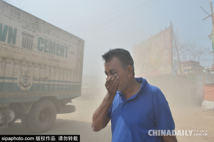 呼吸困難！孟加拉國達(dá)卡街頭塵土飛揚(yáng)粉塵污染嚴(yán)重