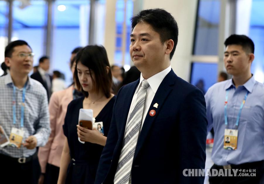 首屆數(shù)字中國建設(shè)峰會在福州開幕