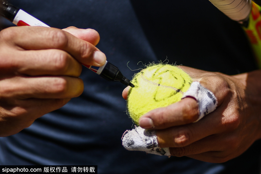 夢想成真！納達爾與10歲癌癥幸存小球迷打網(wǎng)球十足暖男