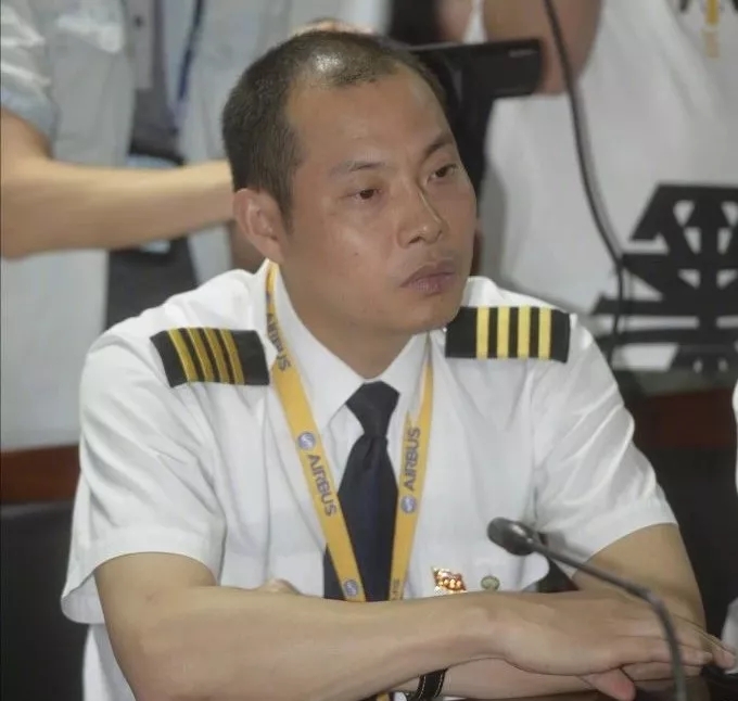 川航機(jī)長回憶生死備降驚魂一刻，這波操作簡直是奇跡！