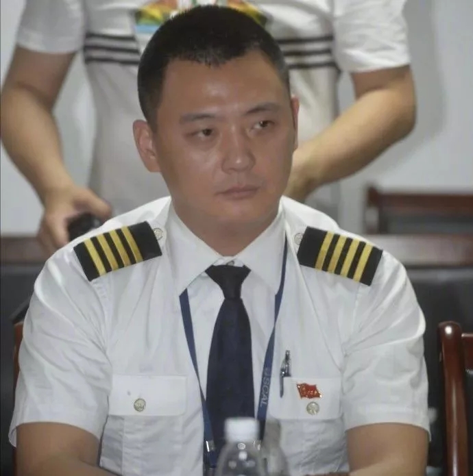 川航機(jī)長回憶生死備降驚魂一刻，這波操作簡直是奇跡！