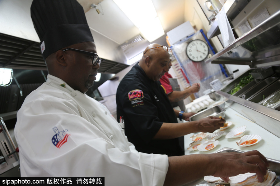 出獄不怕沒(méi)飯碗！ 美國(guó)一監(jiān)獄傳授囚犯廚技