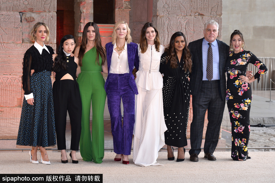 女王扎堆！布蘭切特、安妮·海瑟薇、桑德拉·布洛克現(xiàn)身新片發(fā)布會