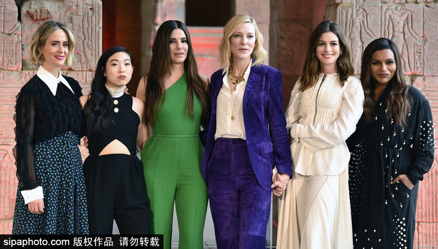 女王扎堆！布蘭切特、安妮·海瑟薇、桑德拉·布洛克現(xiàn)身新片發(fā)布會