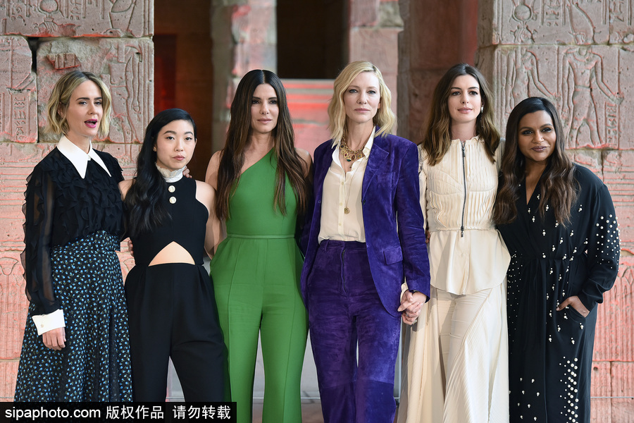 女王扎堆！布蘭切特、安妮·海瑟薇、桑德拉·布洛克現(xiàn)身新片發(fā)布會