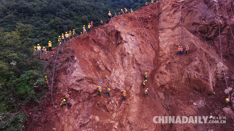 寶成鐵路水害區(qū)段搶險工作仍在緊張進(jìn)行