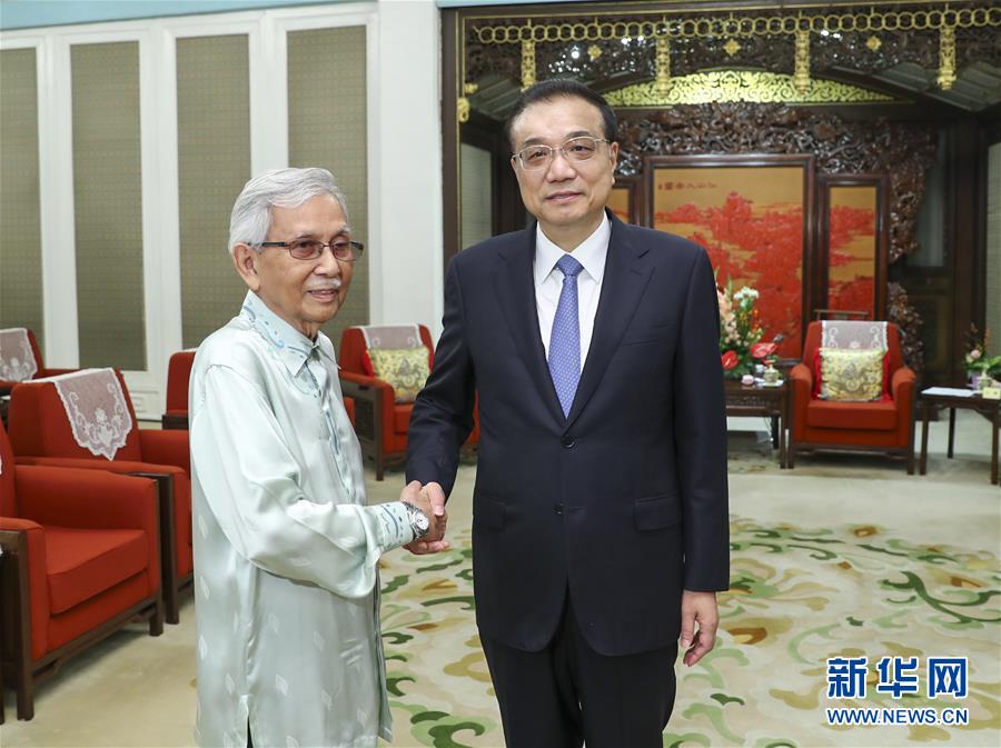李克強(qiáng)會(huì)見(jiàn)馬來(lái)西亞總理特使