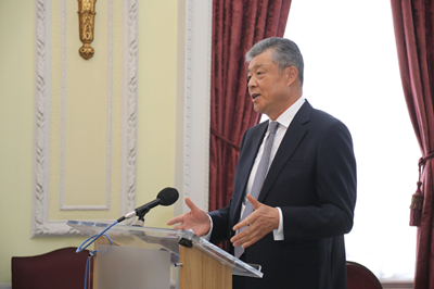 駐英國(guó)大使劉曉明談中美貿(mào)易爭(zhēng)端：合作是唯一正確的選擇，共贏才能通向更好的未來
