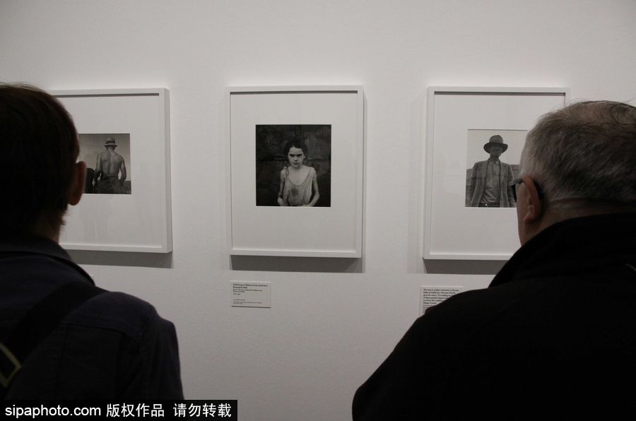 法國巴黎：美國著名女?dāng)z影師多蘿西婭·蘭格攝影展在凡爾賽宮舉行