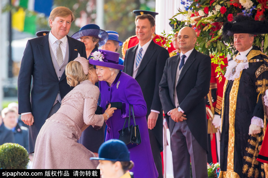 荷蘭國王攜王后對英國倫敦進(jìn)行國事訪問 英國女王出席歡迎儀式