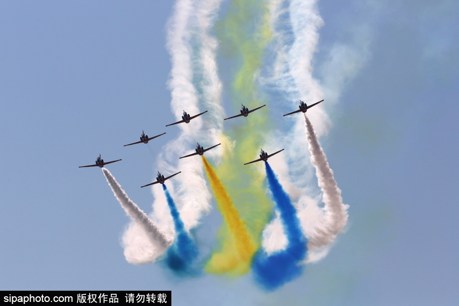 飛行表演“秀翻天”！ 珠海航展精彩瞬間不容錯過