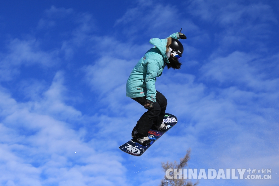 【改革開放40年】基層行：冬季來新疆滑雪！新疆可可托海實現(xiàn)工礦區(qū)到旅游區(qū)轉(zhuǎn)型