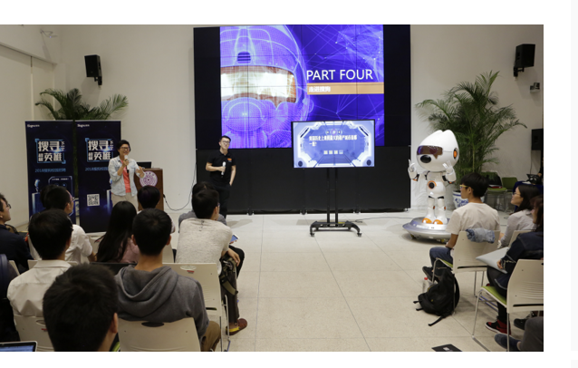 這家公司為了校招真是拼了：CEO現(xiàn)場(chǎng)freestyle滑板鞋，還請(qǐng)來機(jī)器