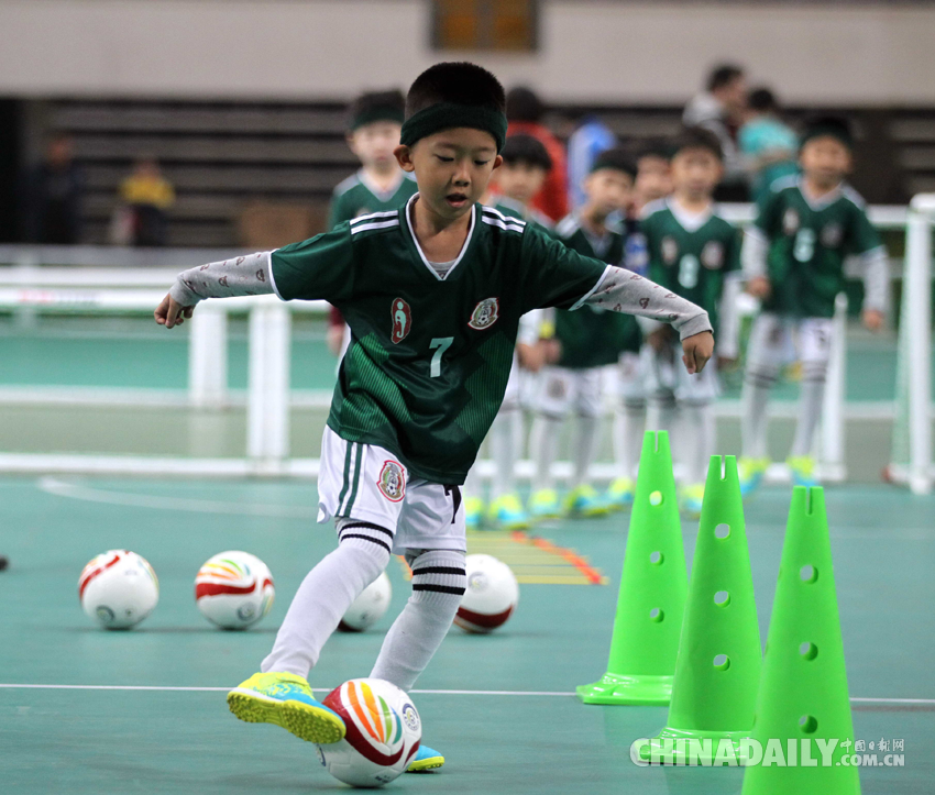 首屆全國幼兒足球大會(huì)在京舉行