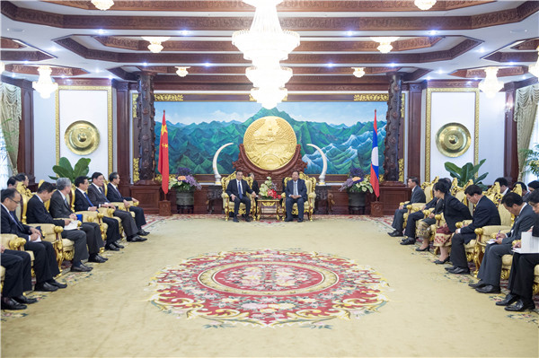 李克強(qiáng)總理正式訪(fǎng)問(wèn)老撾 雙方將穩(wěn)步推進(jìn)中老鐵路等大項(xiàng)目建設(shè)