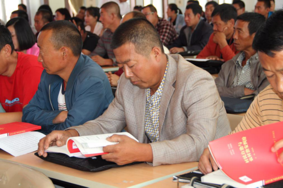 內(nèi)蒙古民進開展教育精準(zhǔn)扶貧“老區(qū)行”